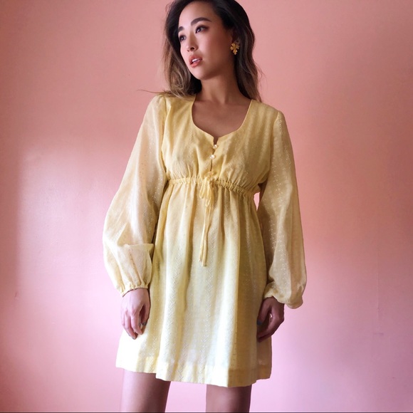 Vintage Dresses & Skirts - Vintage Sunshine Embroidered Mini Dress